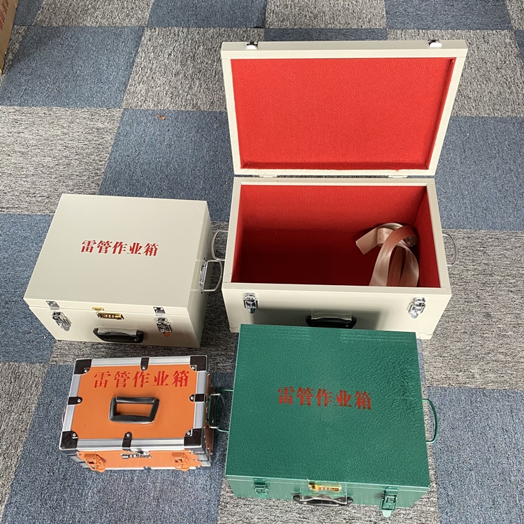 自流井爆破工程作业箱如何选择？玻璃钢与传统材质的全面对比